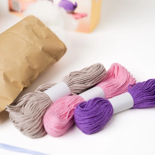 Hilos de colores para un aspecto detallado y divertido