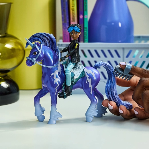 STORM con crin peinable y detalles mágicos