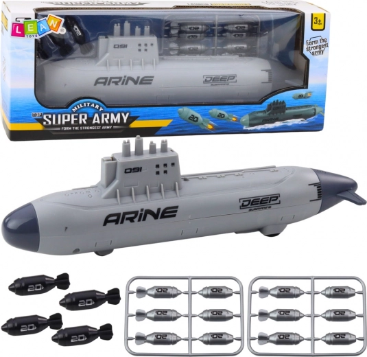 Submarino gris con torpedos y mecanismo 28 cm