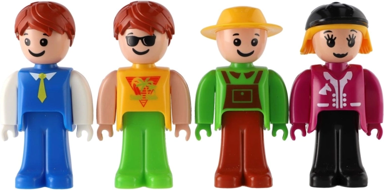 Cuatro personajes diversos para un juego sin fin