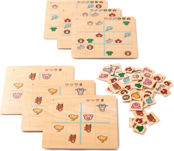 Piezas de madera con animales y tareas