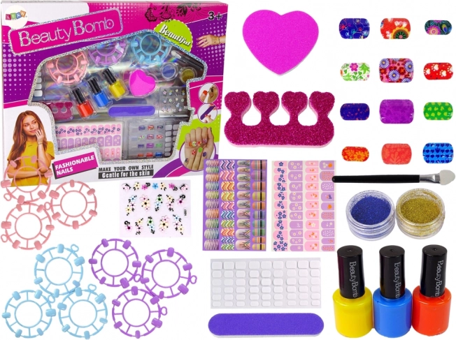 Set para pintar uñas: esmaltes, pegatinas, plantillas y purpurina