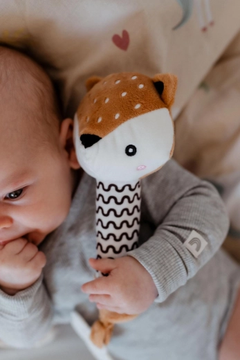 Suave sonajero para estimular la audición