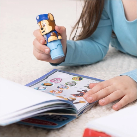Libro de actividades de 24 páginas lleno de tareas