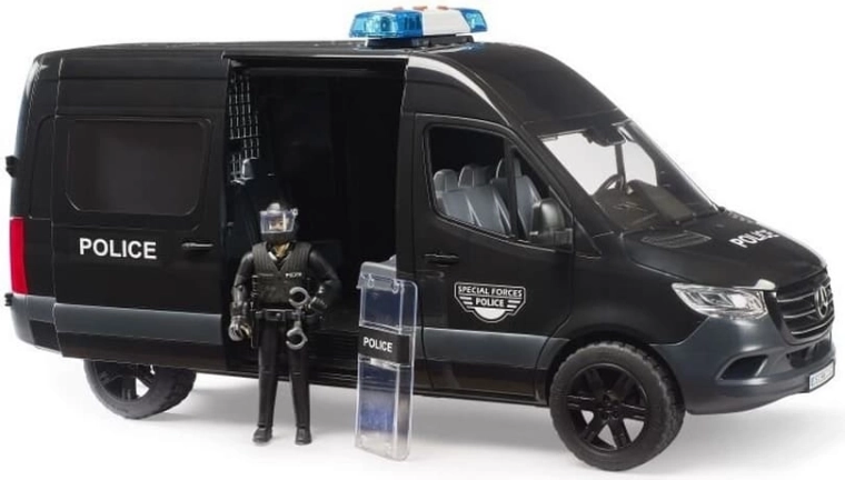 Figura de antidisturbios con equipamiento