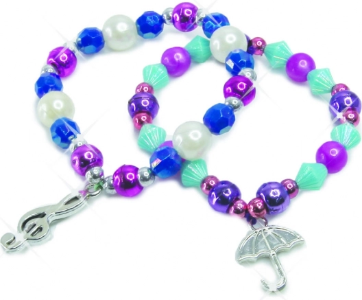 Crea pulseras con estilo con encantadores colgantes