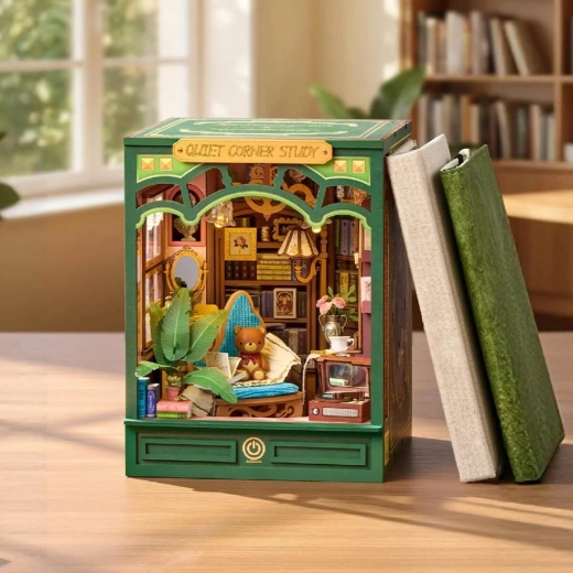 Estudio en miniatura detallado entre los libros