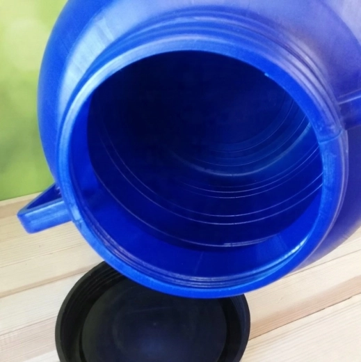 Boca ancha para un llenado y limpieza fáciles