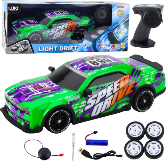 Coche deportivo RC con carrocería iluminada y drift – verde