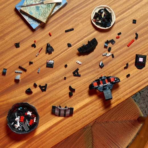 Construcción con la app LEGO Builder