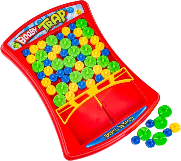 Pasadores de colores y tablero de juego claro