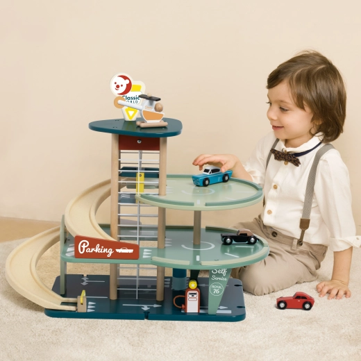 Tres niveles con ascensor y rampas fluidas