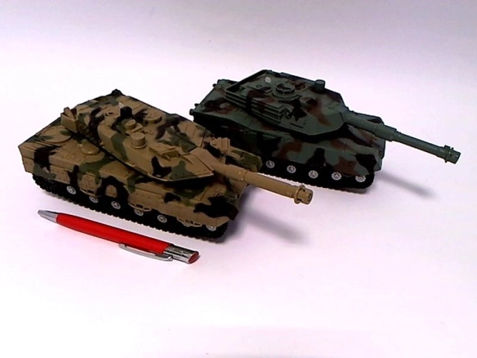 Tanque infantil de 18 cm con luz y sonido