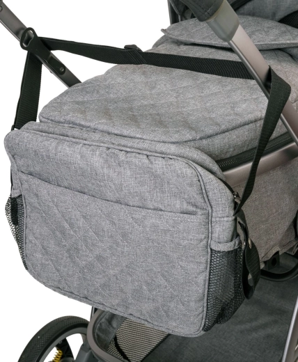 Bolso y espaciosa cesta portaobjetos
