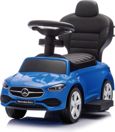 Diseño realista con volante y sonidos