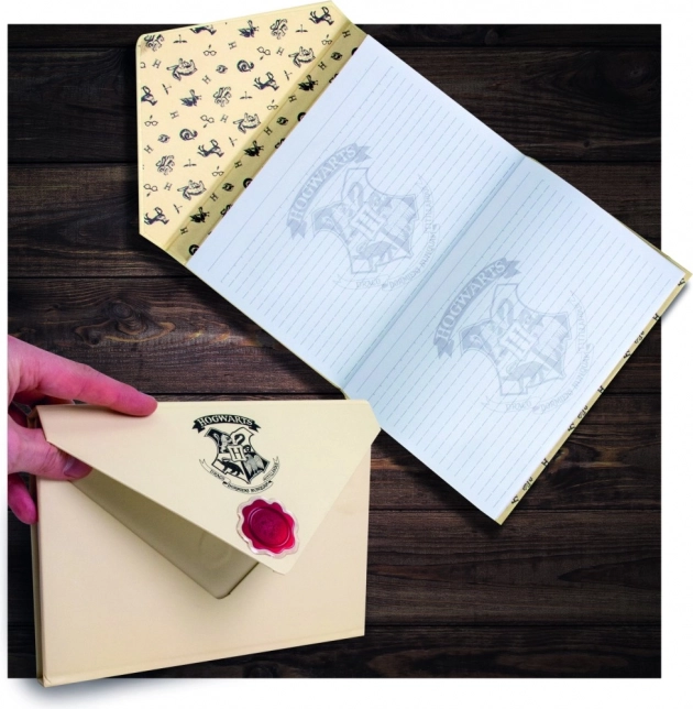 Cuaderno de rayas Harry Potter con cierre magnético