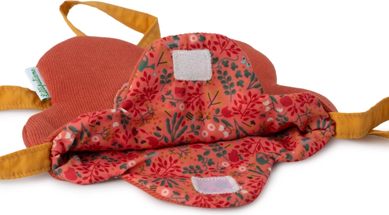 Bolso con forma de flor con la muñeca Adele de Lilliputiens