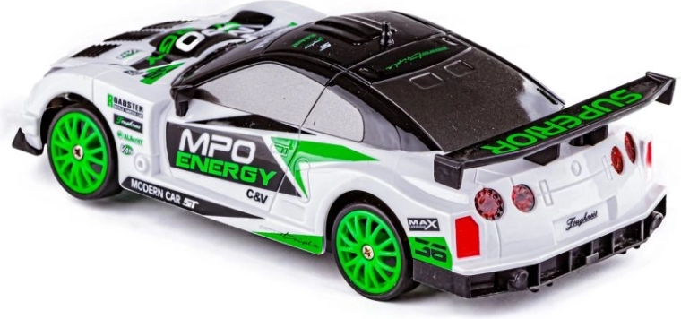 4WD y neumáticos de drift para un derrape controlado