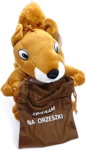 Ardilla de peluche con bolsita: un tierno compañerito para niños