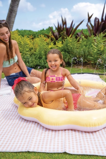 Fuente integrada para un juego acuático refrescante