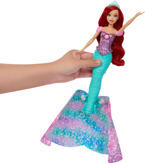 El aspecto típico de Ariel y cabello para peinar