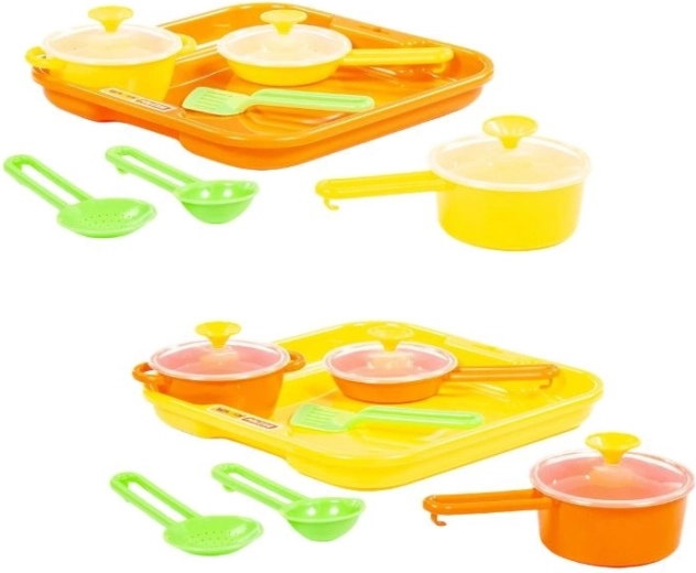 Bandeja de servicio con vajilla infantil