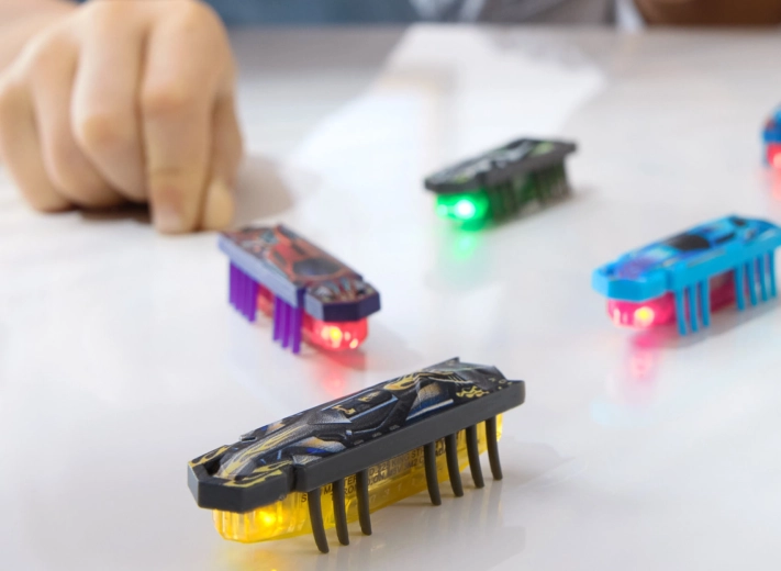 Dos tipos de robots en un solo paquete