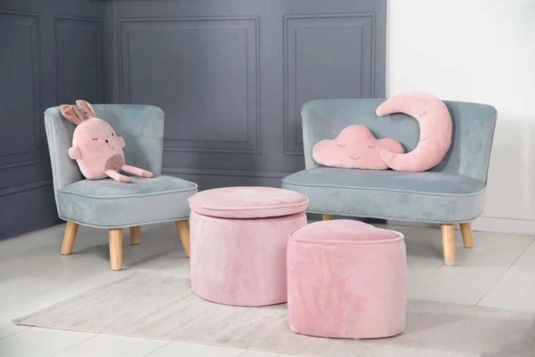 Taburete infantil ROBA con espacio de almacenamiento rosa