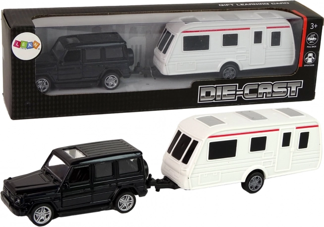 Modelo SUV con remolque para acampar