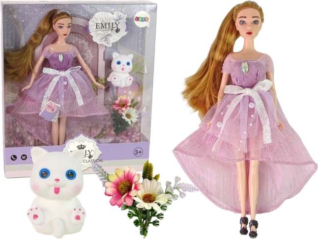 Muñeca Emily con pelo largo y gatito blanco