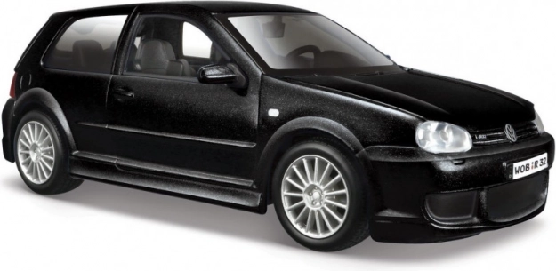 Modelo compuesto VOLKSWAGEN Golf R32 en color negro 1:24