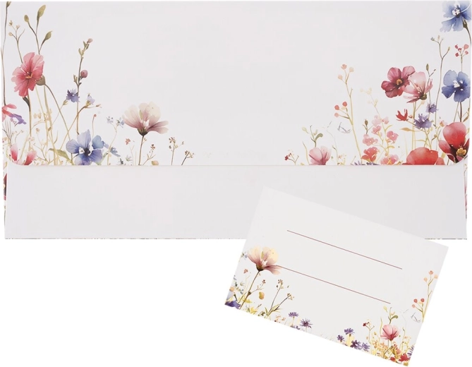 Sobre con motivo floral y tarjeta insertada