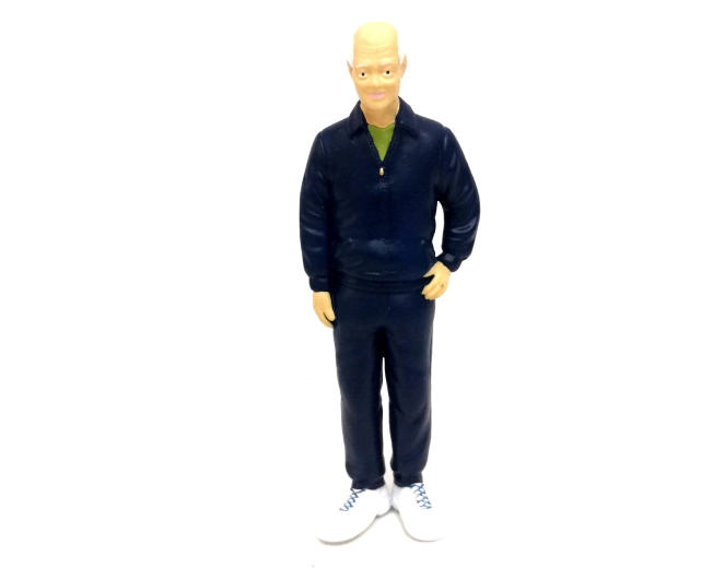 Figura de hombre con chándal 13,6 cm