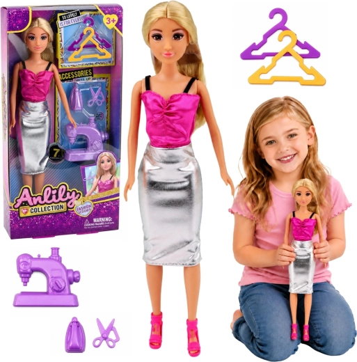 Muñeca Anlily diseñadora de moda con máquina de coser y accesorios