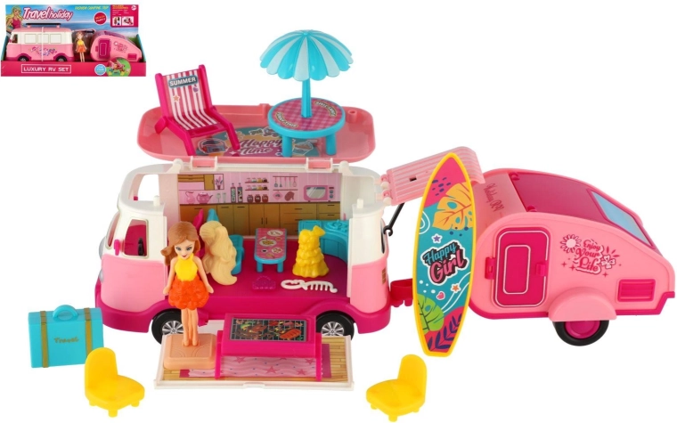 Autocaravana retro con remolque y muñeca
