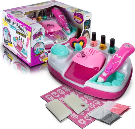 Estudio artístico para decorar uñas
