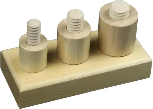 Tornillos y tuercas de madera Montessori