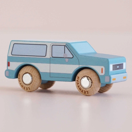 Cochecito de madera Le Toy Van Chuck – SUV clásico