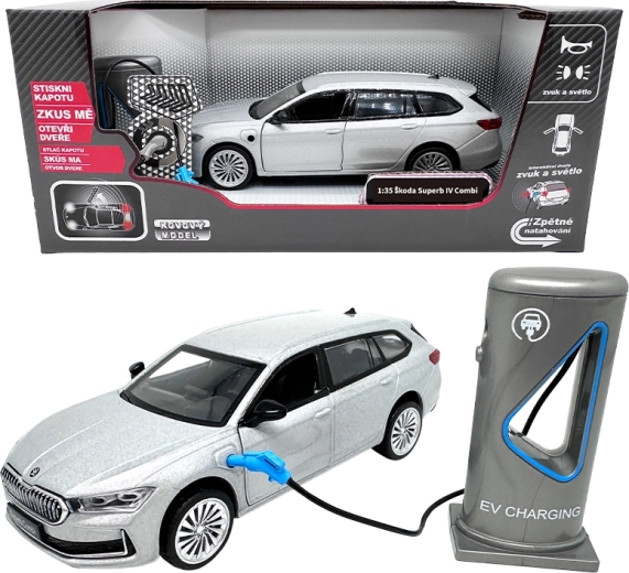 Modelo metálico Škoda Superb IV Combi 1:35 con sonido y luces, gris plata