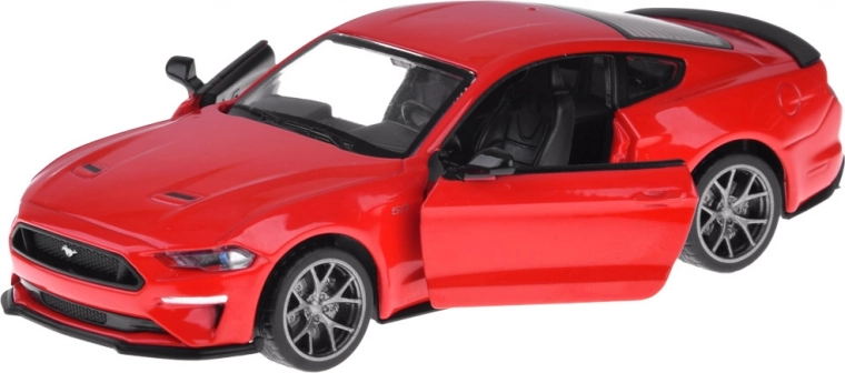 Puertas abatibles e interior detallado