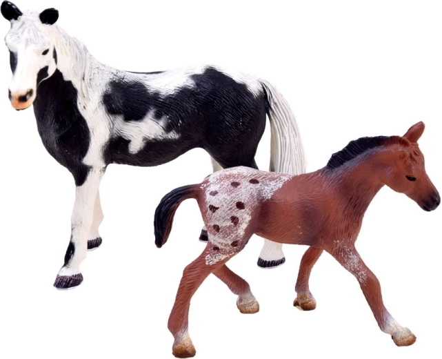 Caballos realistas con detalles finos