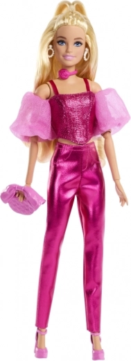 Outfit rosa brillante y accesorios