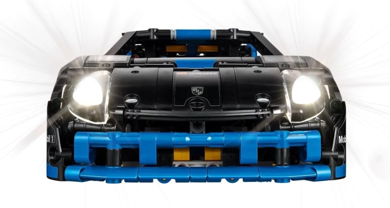 Detalles realistas y luces funcionales
