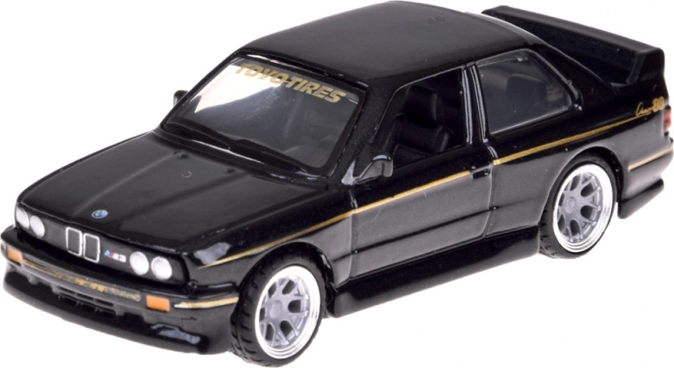 detalles auténticos y construcción metálica