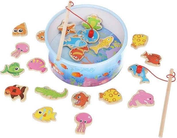 Estanque colorido lleno de peces magnéticos