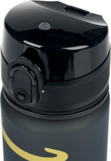 Tapa segura con bloqueo, sin derrames