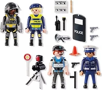 Cuatro figuras de acción para un juego realista