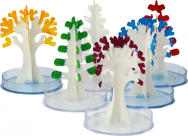 Árboles de cristal de colores como decoración original