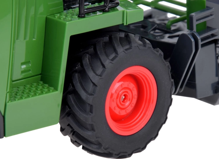 Ruedas robustas y acabado detallado