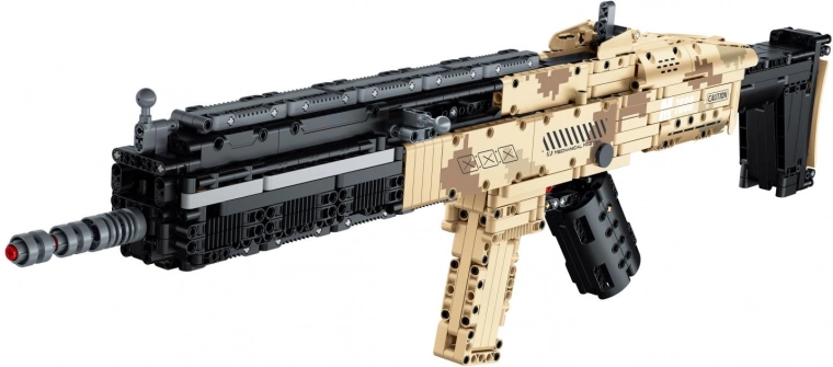 Construcción realista con detalles tácticos